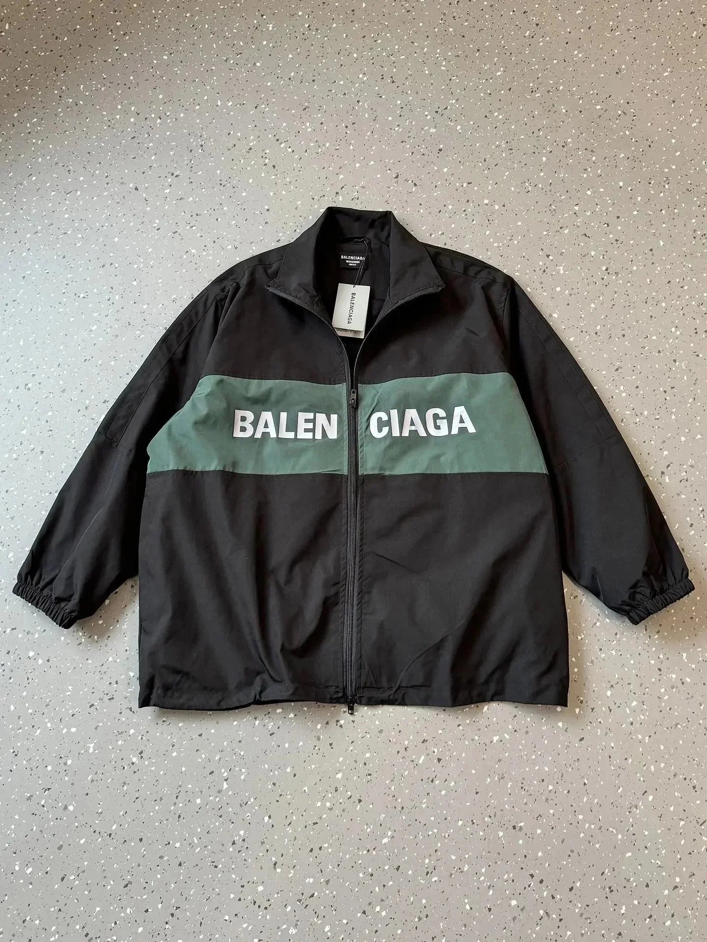 010609011;XL(52) 010609011;XL(52)