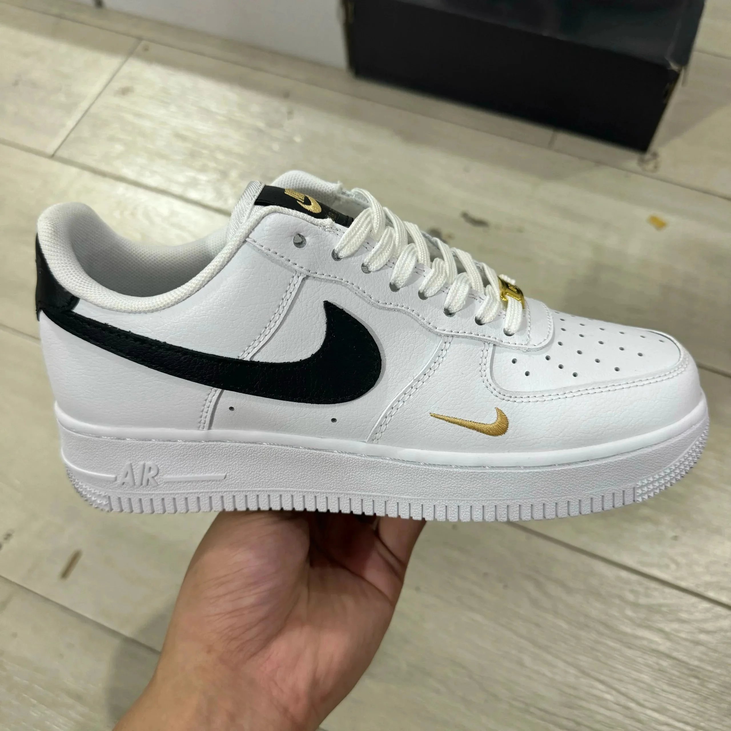 黑白红钩 黑白红钩