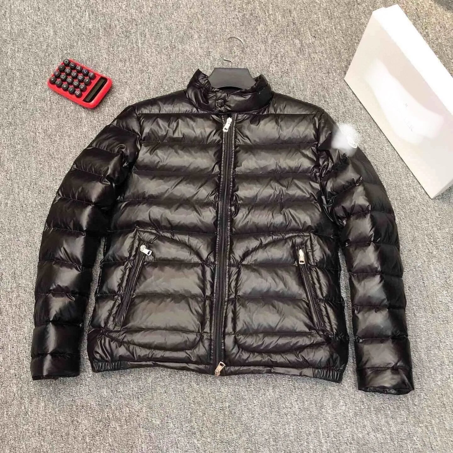 黑色亮面 黑色亮面