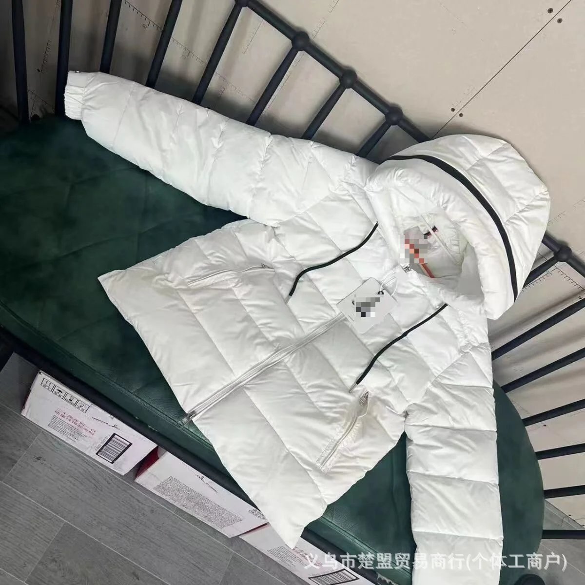 白色 白色
