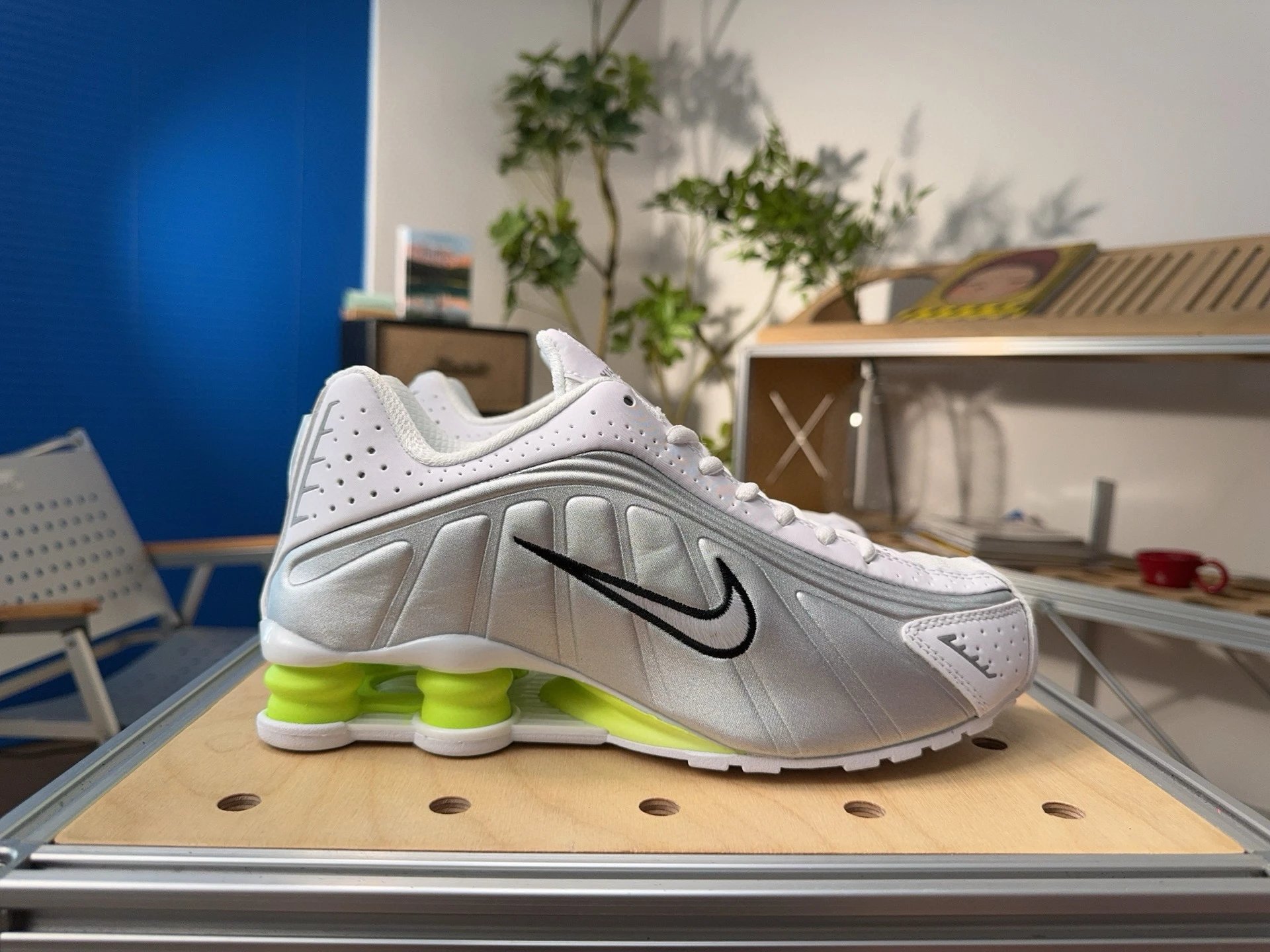 16 16
