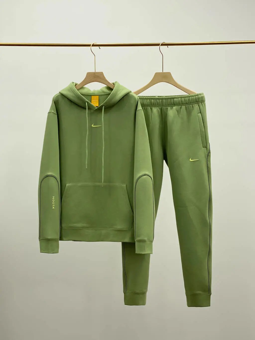3 3