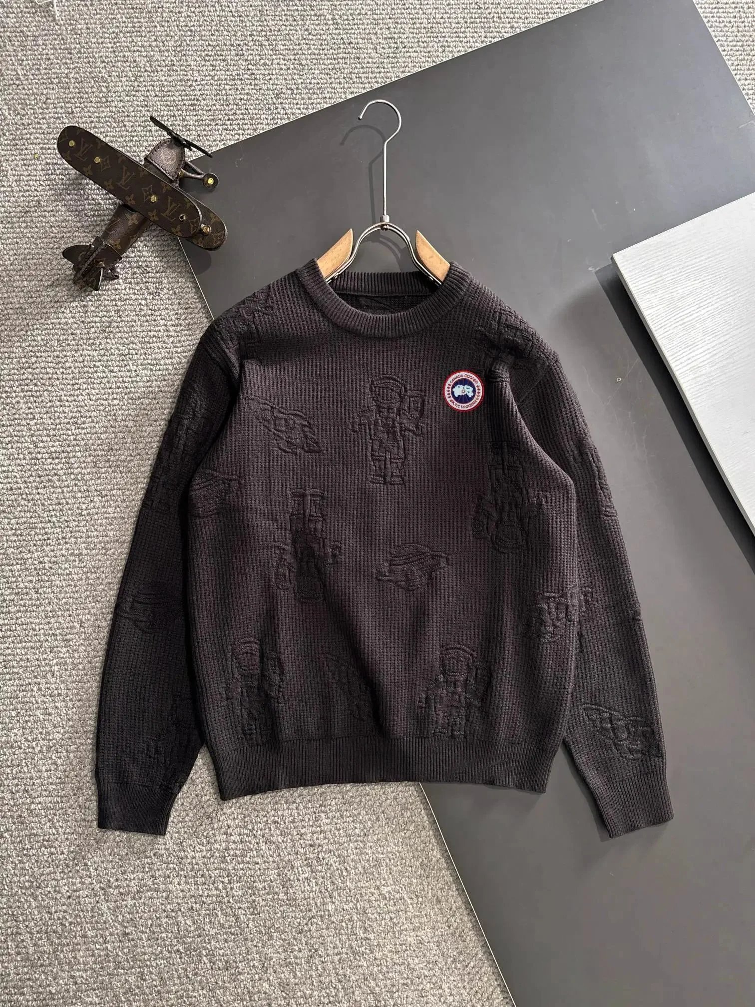 4 4