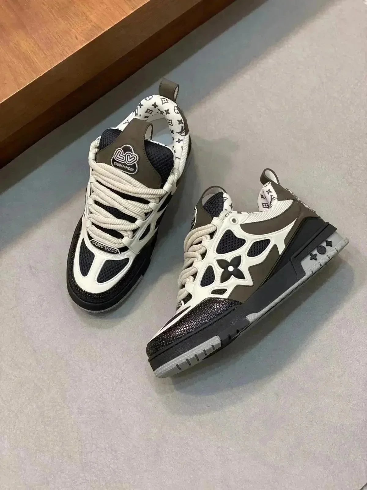 8 8