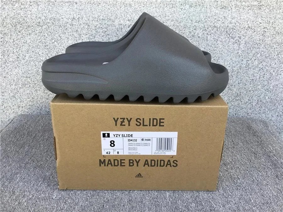 20灰黑色拖鞋 20灰黑色拖鞋