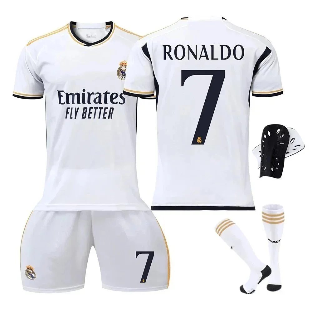 Cristiano Ronaldo No. 7 sock and protective gear Cristiano Ronaldo No. 7 sock and protective gear