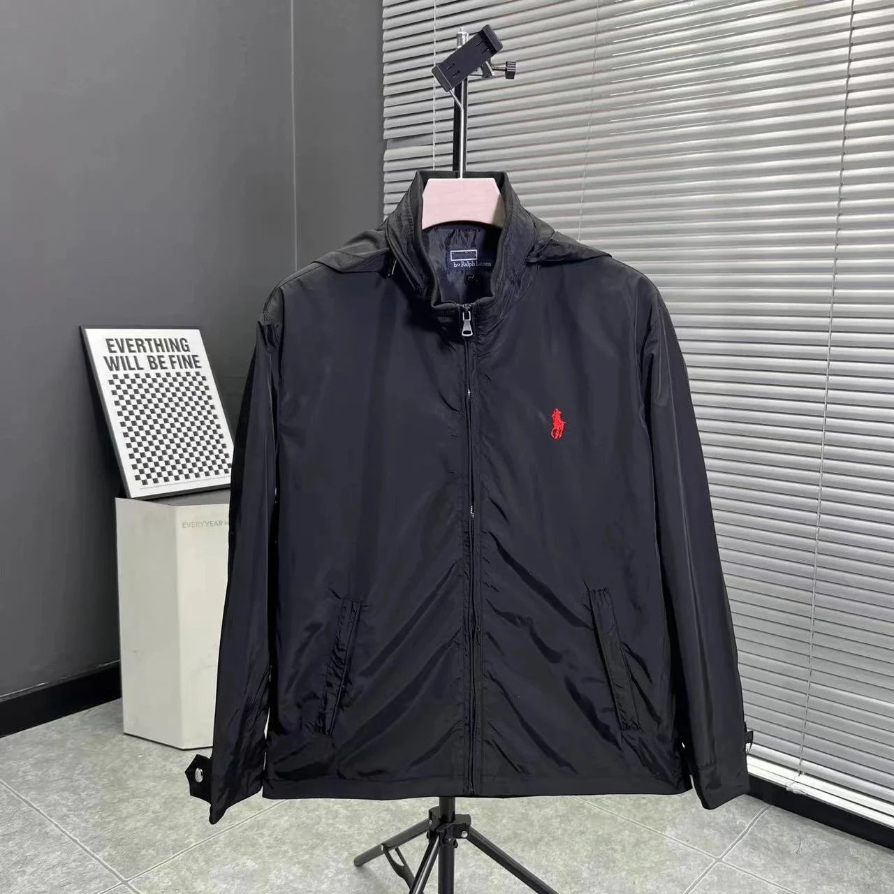黑色(隐藏帽) 黑色(隐藏帽)