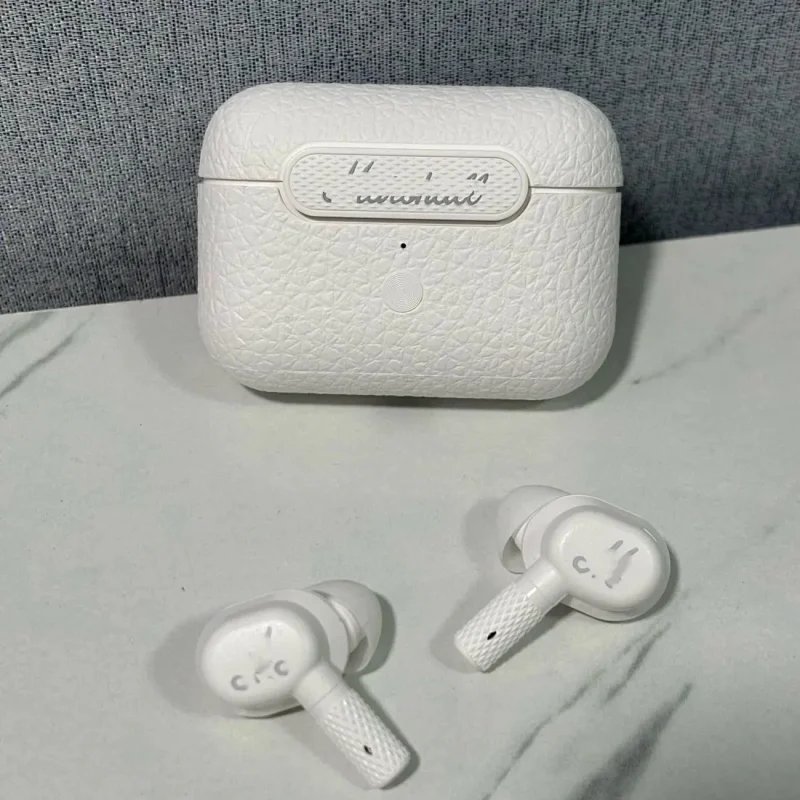 MOTIF White MOTIF White