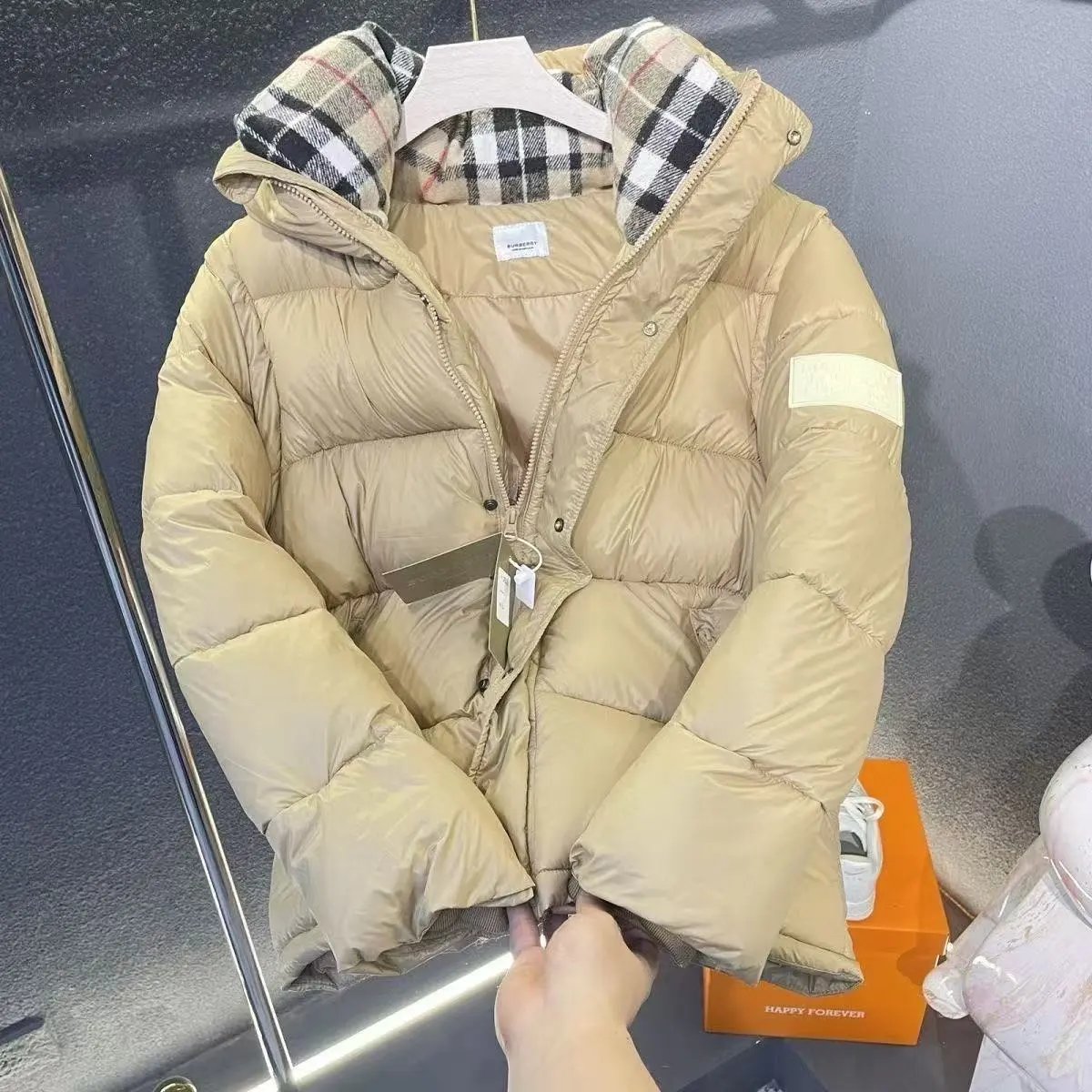 卡其色 BURBERRY羽绒服 卡其色 BURBERRY羽绒服