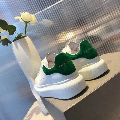 白色/绿尾 白色/绿尾
