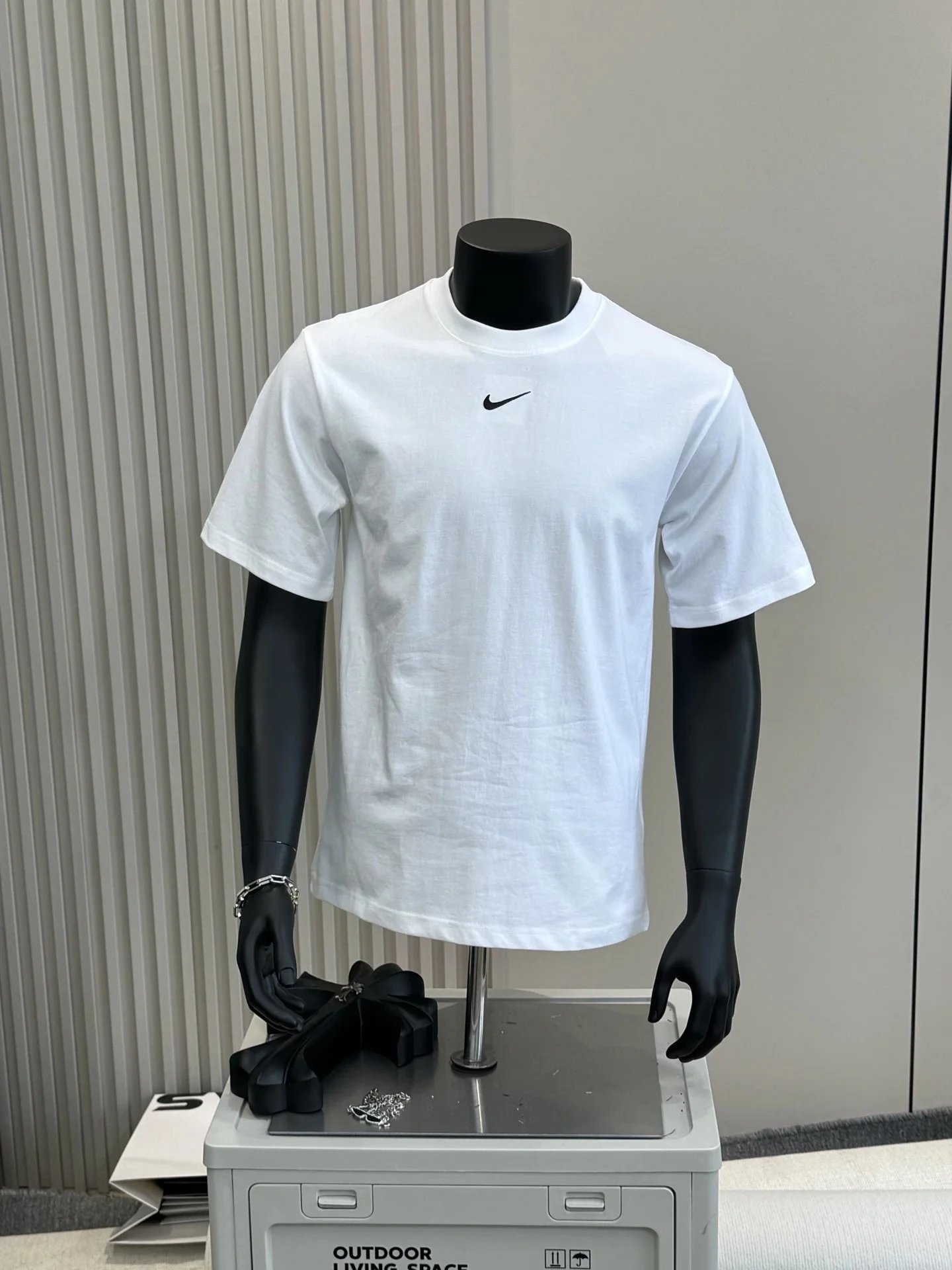 9 9