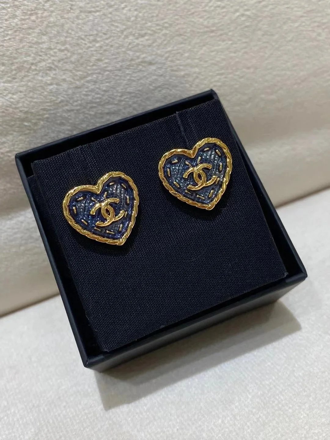 1 耳环小号黑金色牛仔爱心双c耳钉 1 耳环小号黑金色牛仔爱心双c耳钉