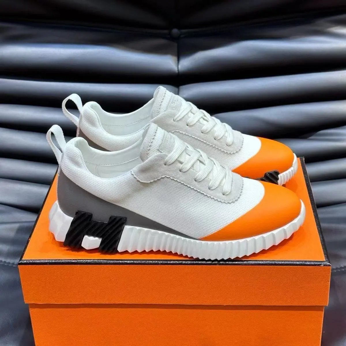 白色 灰橙 黑字 白色 灰橙 黑字