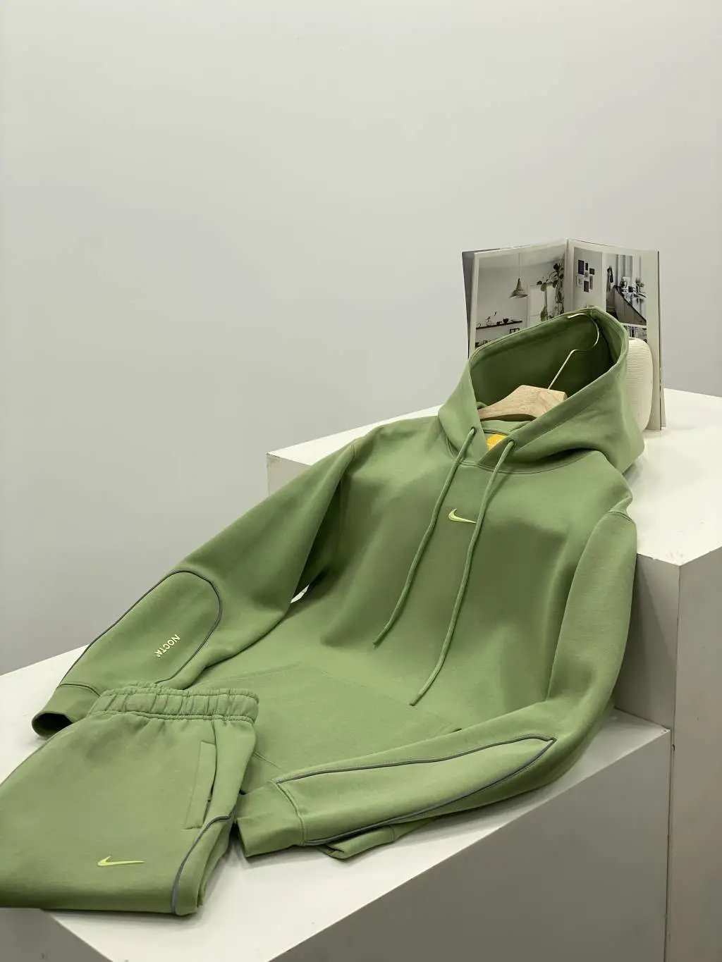 9 9