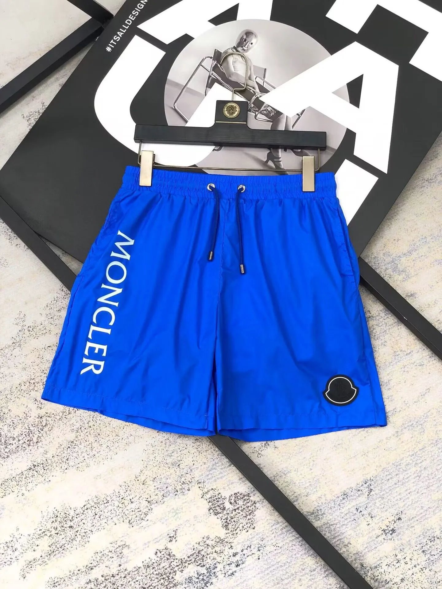 蓝色