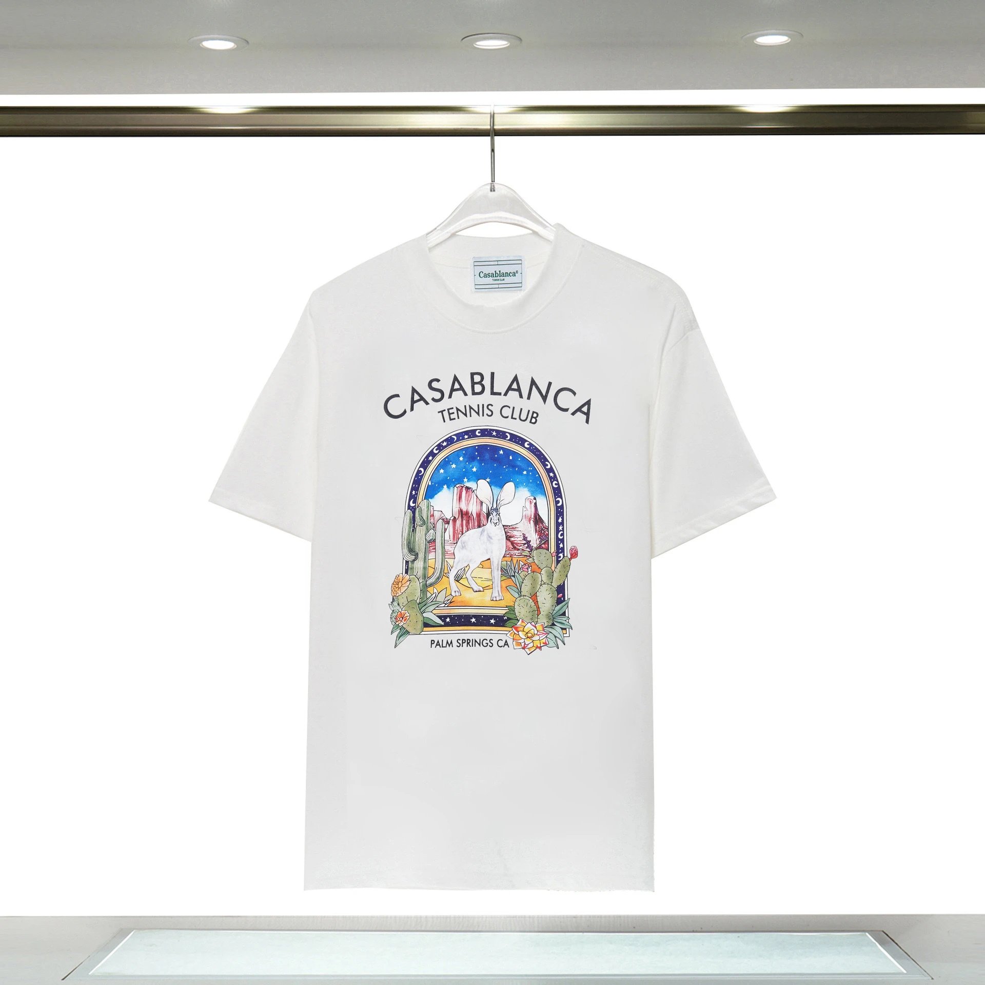 C14 白色