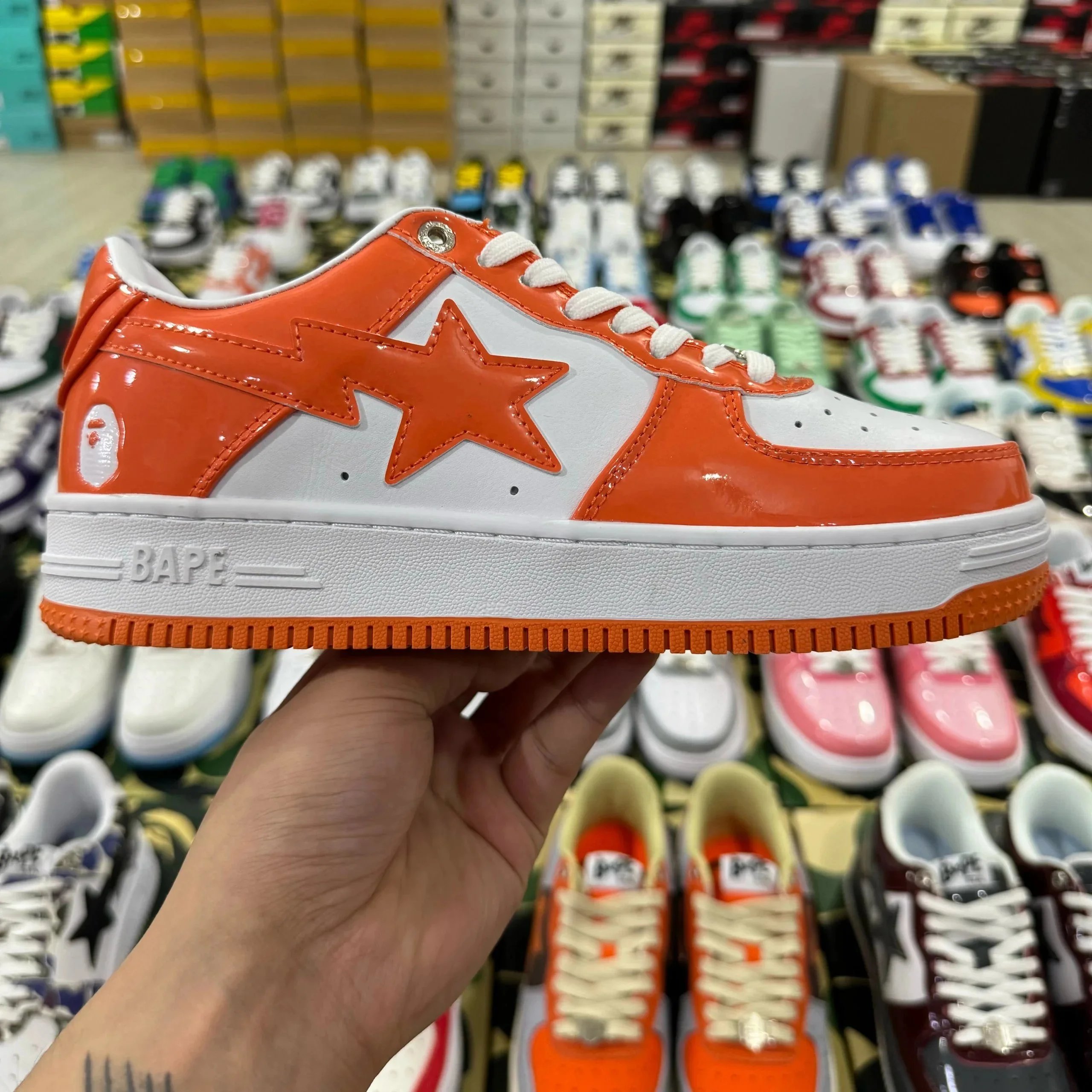 橙白色
