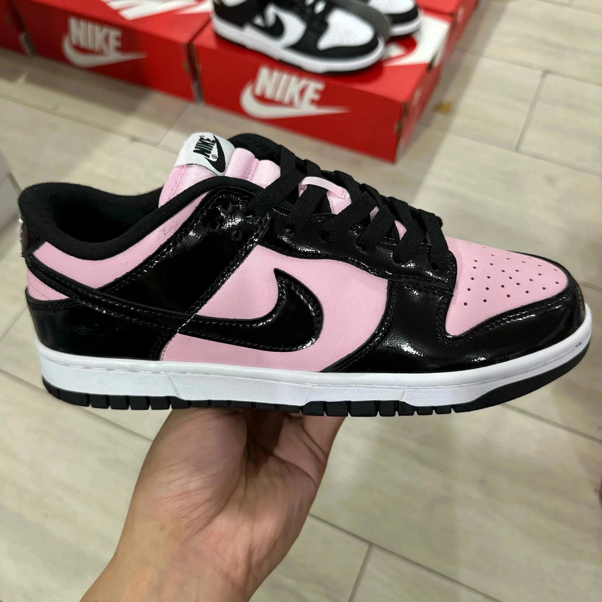 黑粉漆皮