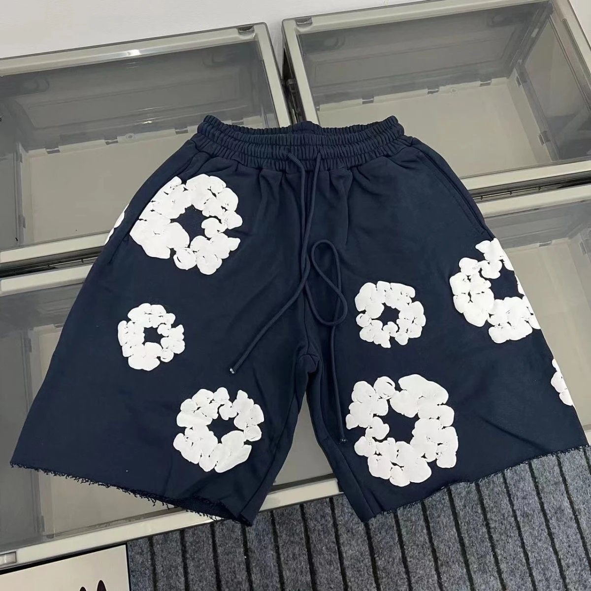 宝蓝色短裤