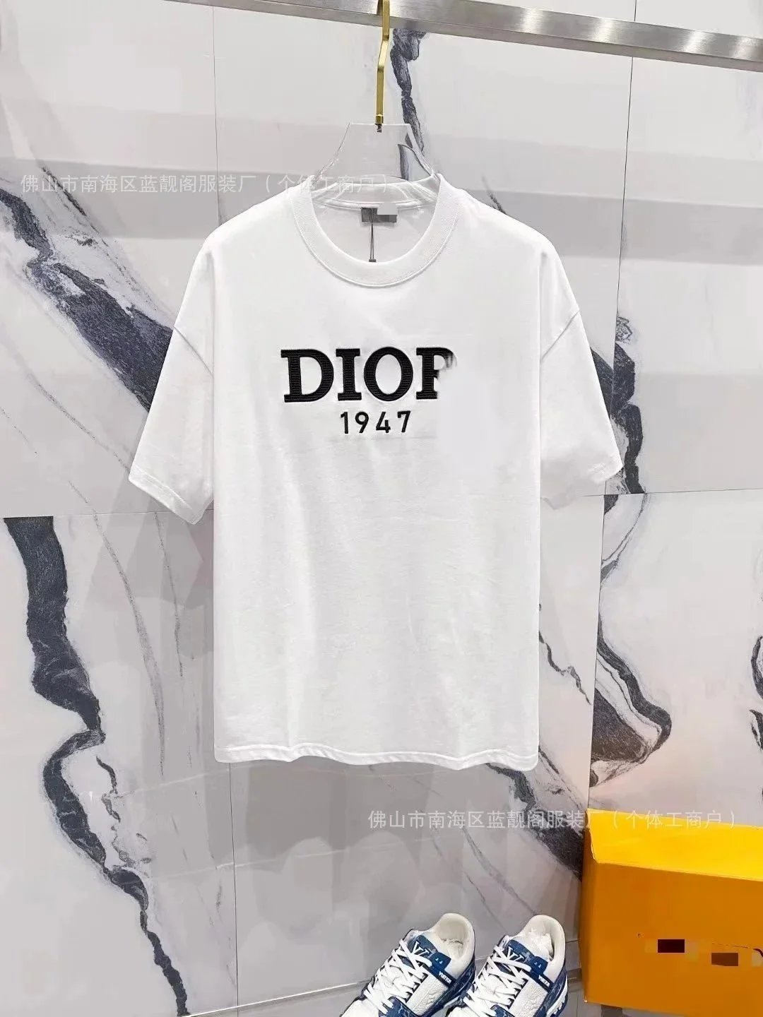 D06白色