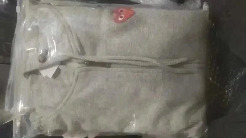 前小红心加绒开衫灰色