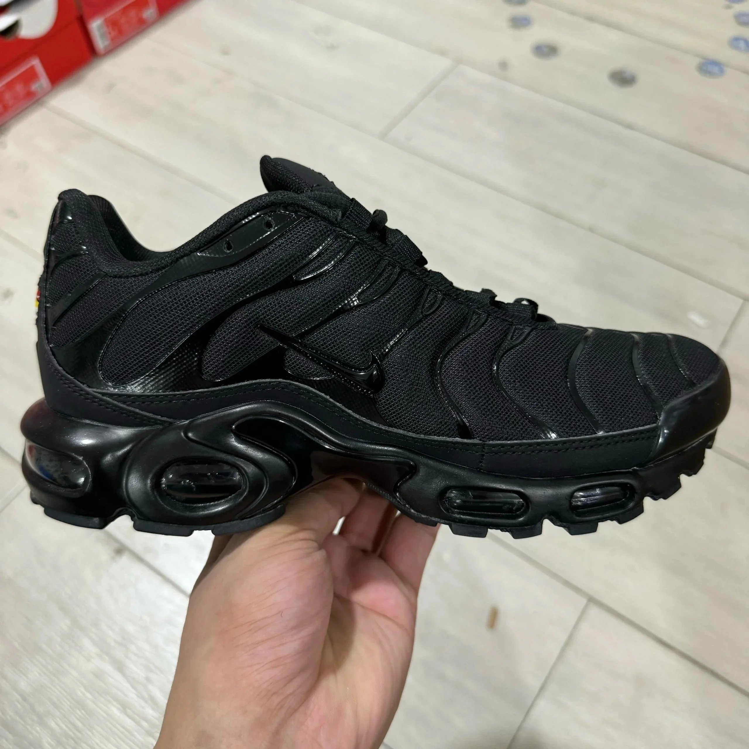 17纯黑 17纯黑