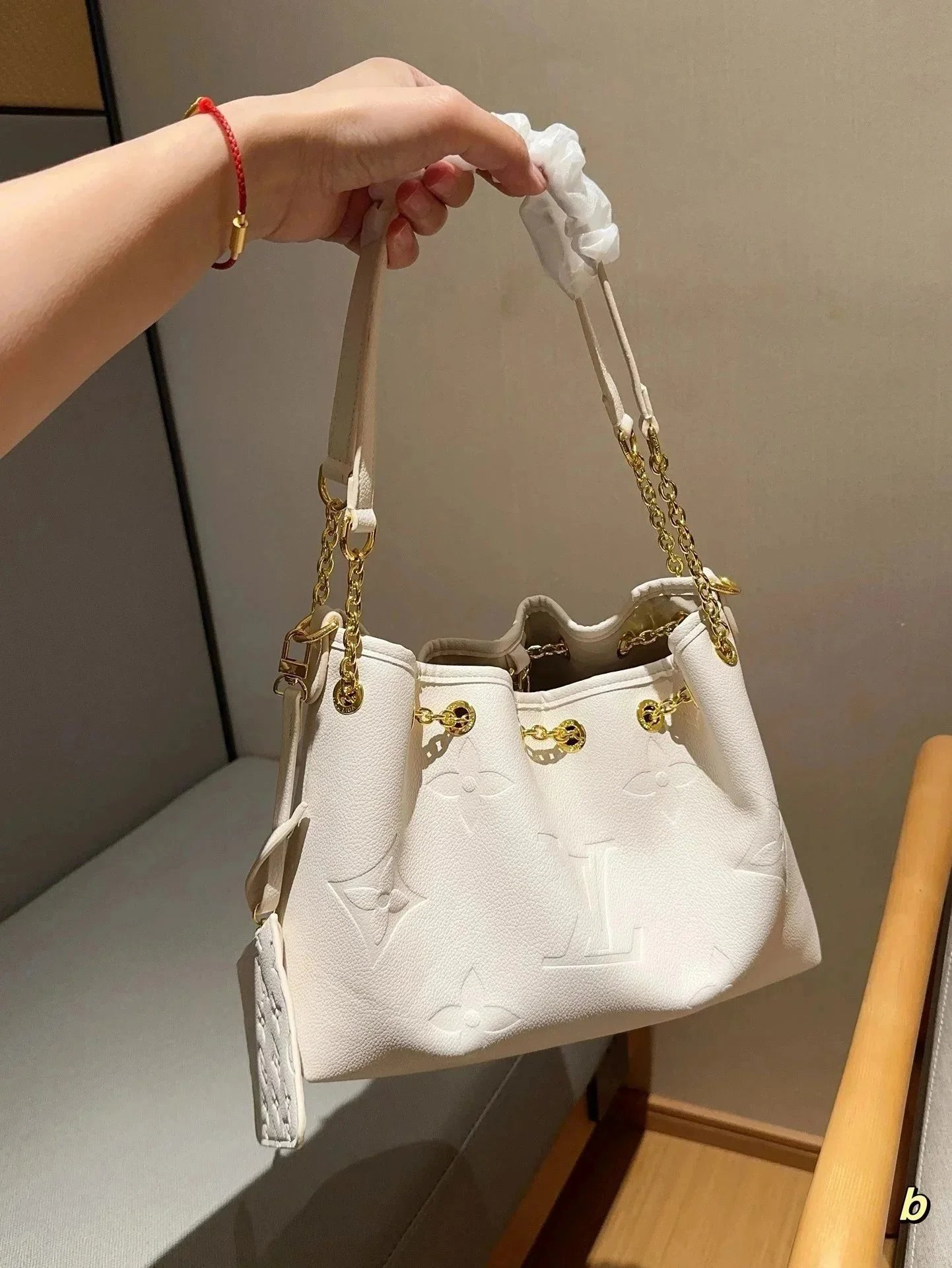 050301006-白色(Size:28×20×11cm) 050301006-白色(Size:28×20×11cm)