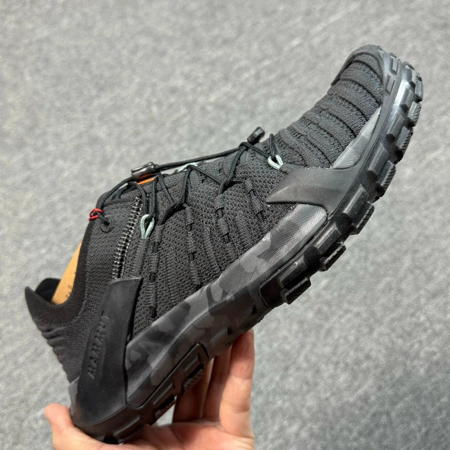 黑色3020-06480