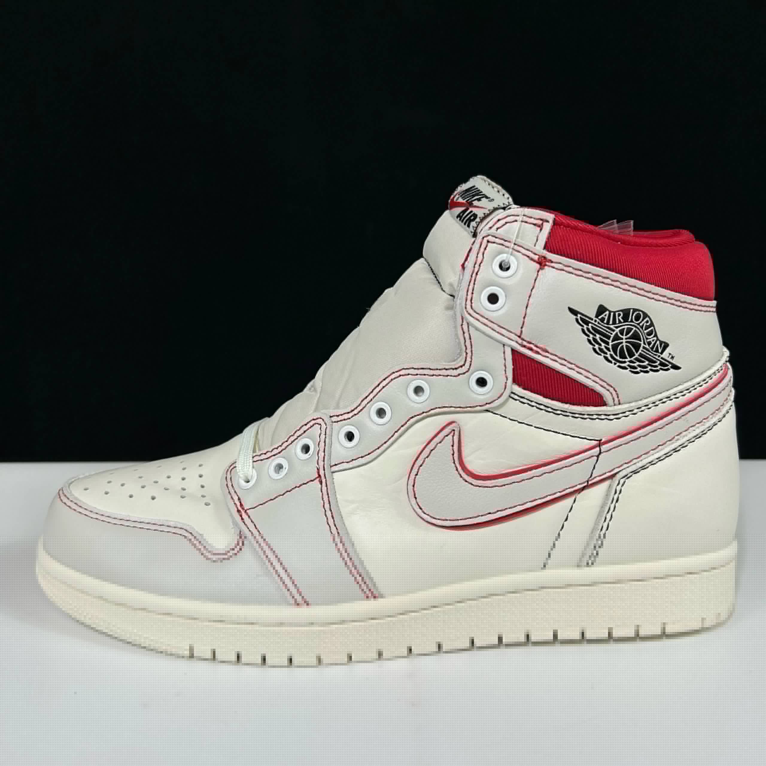 Aj1 兔八哥 555088-160 Aj1 兔八哥 555088-160