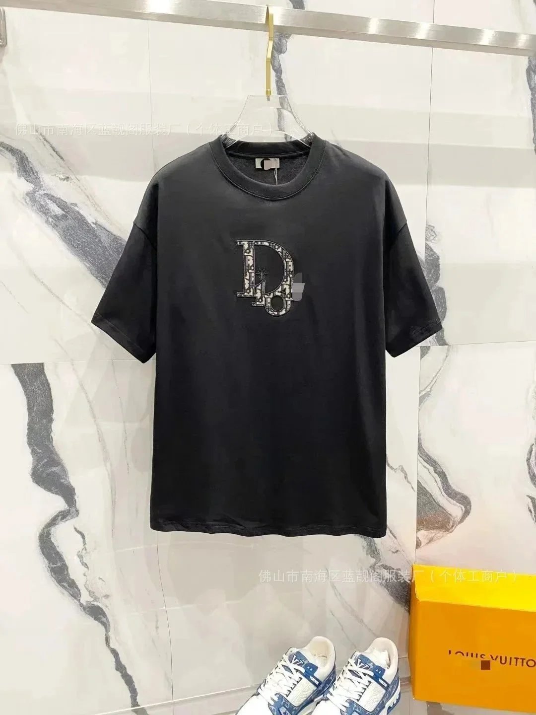 D05黑色
