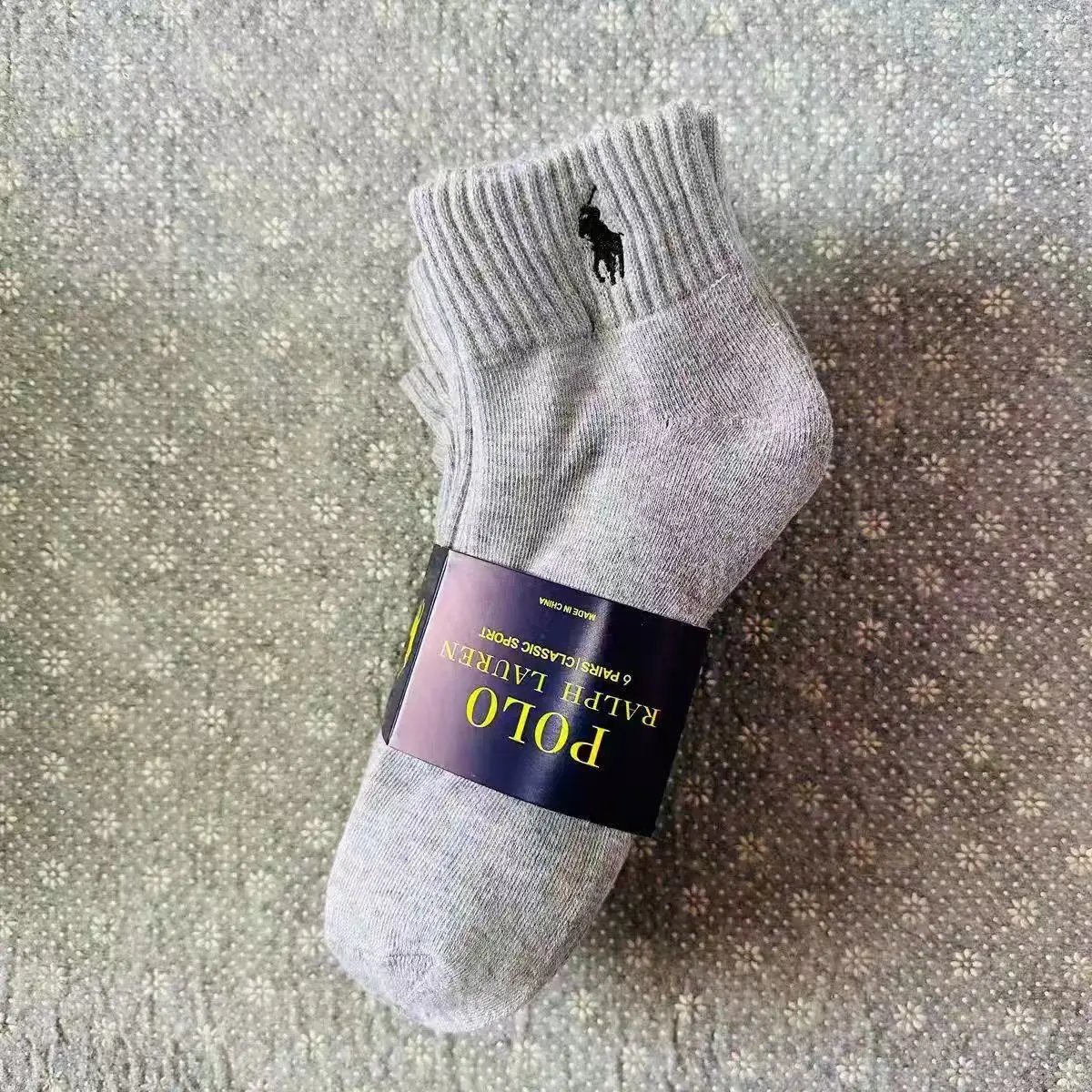 Six pairs of grey mid-calf socks05