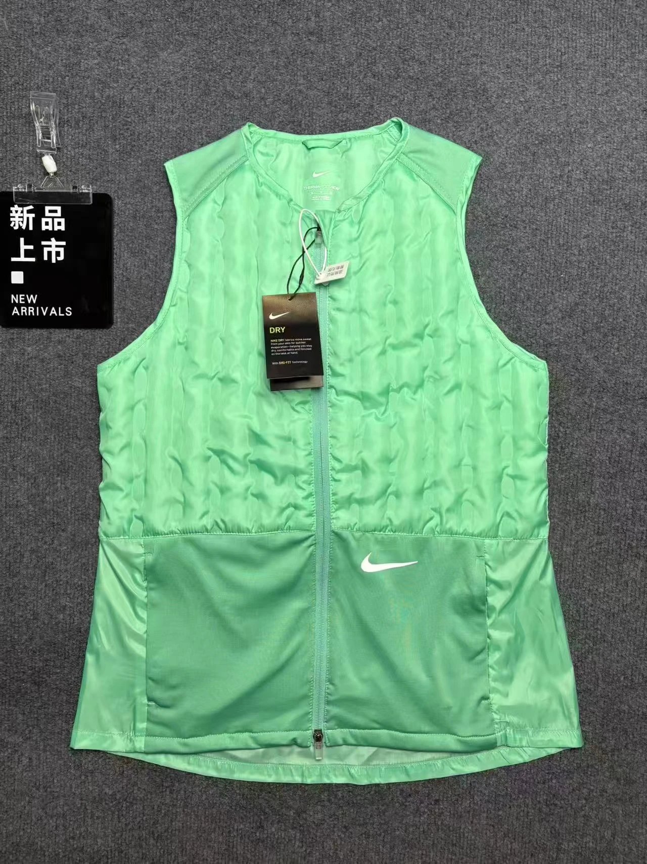 1-绿色马甲