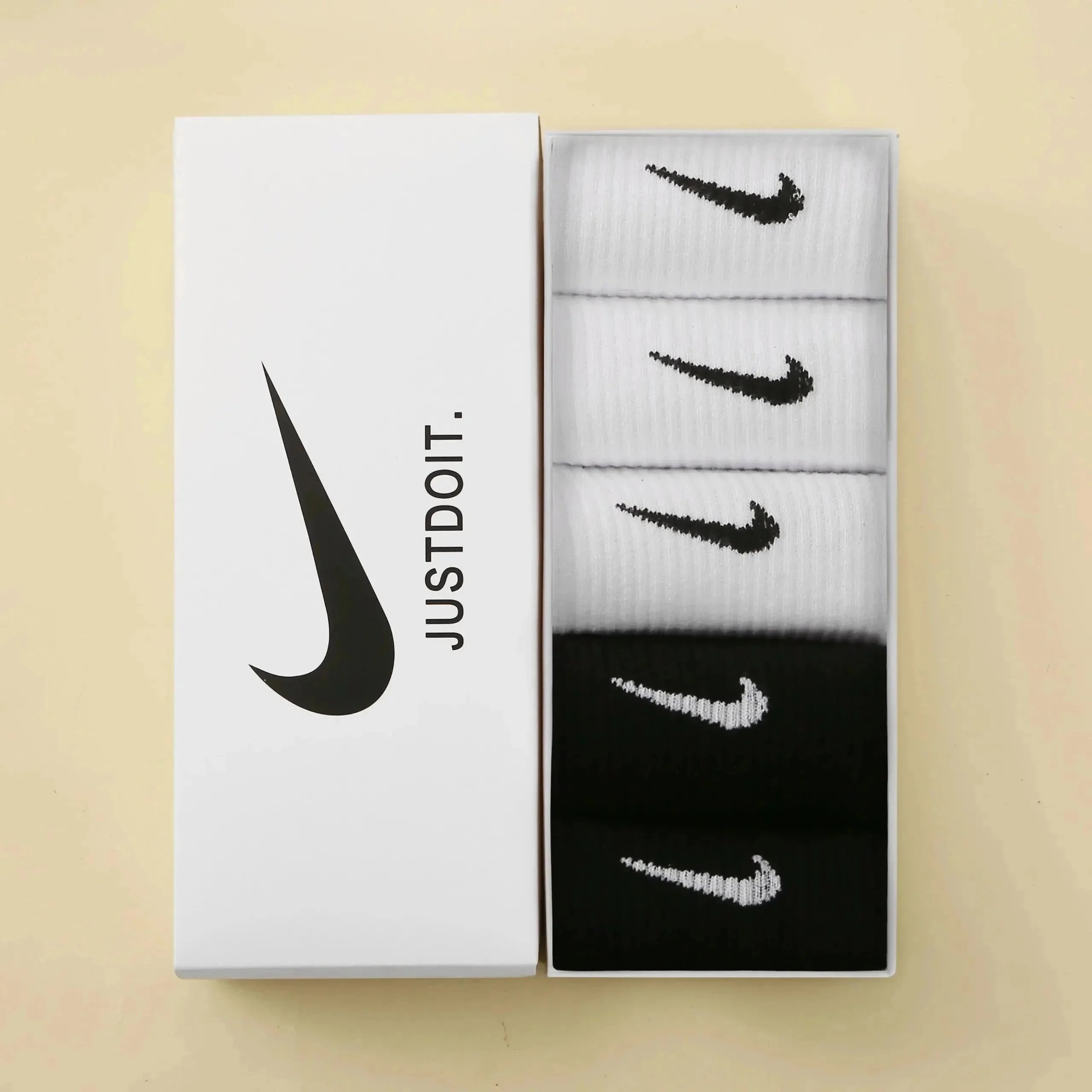 5 pairs【3white+2black】