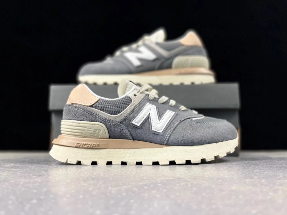 9 9