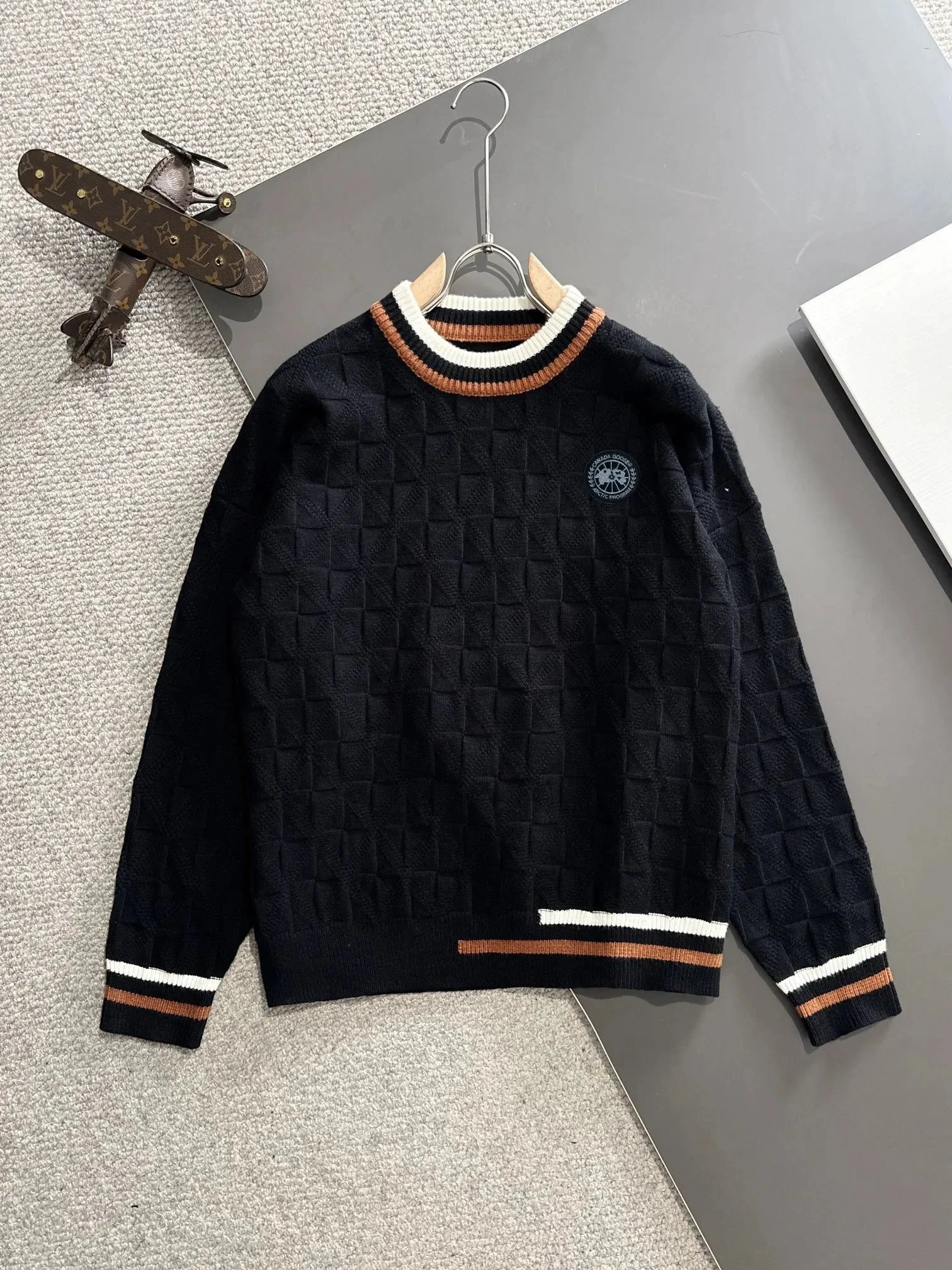 18 18