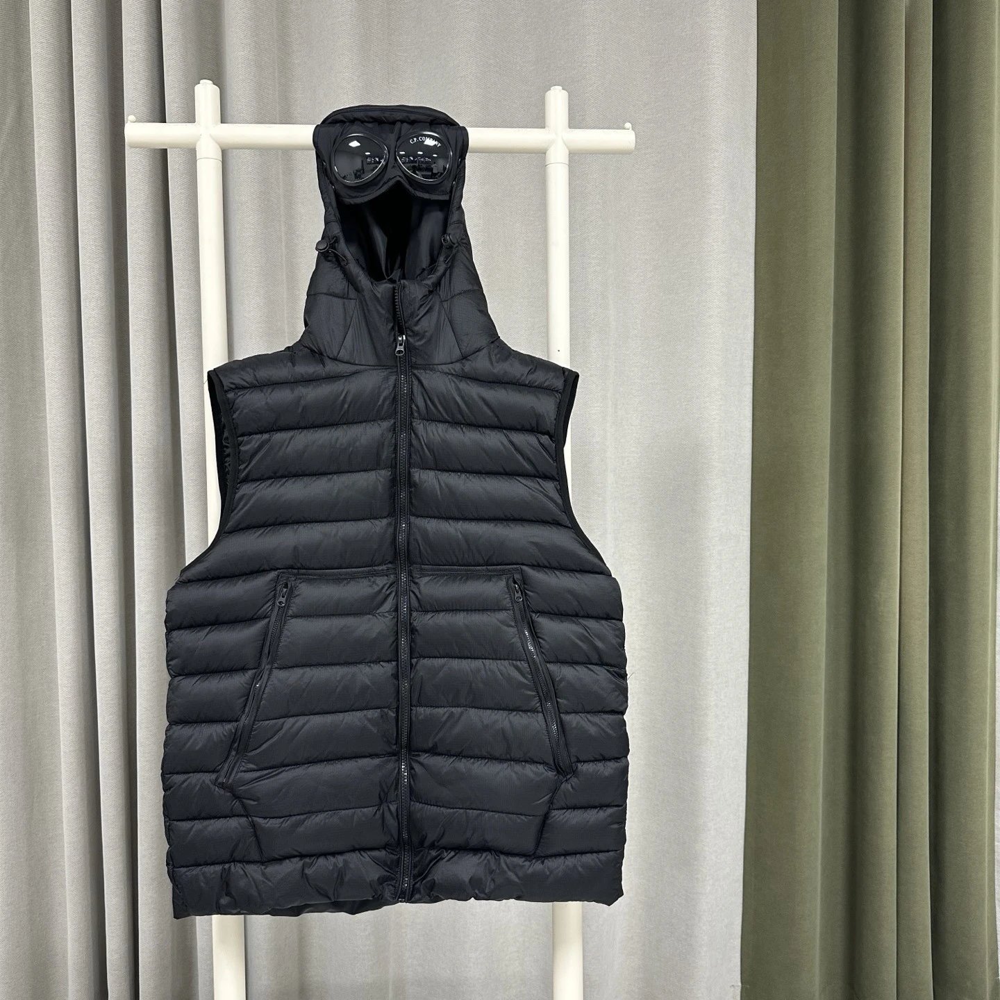连帽马甲黑色 连帽马甲黑色