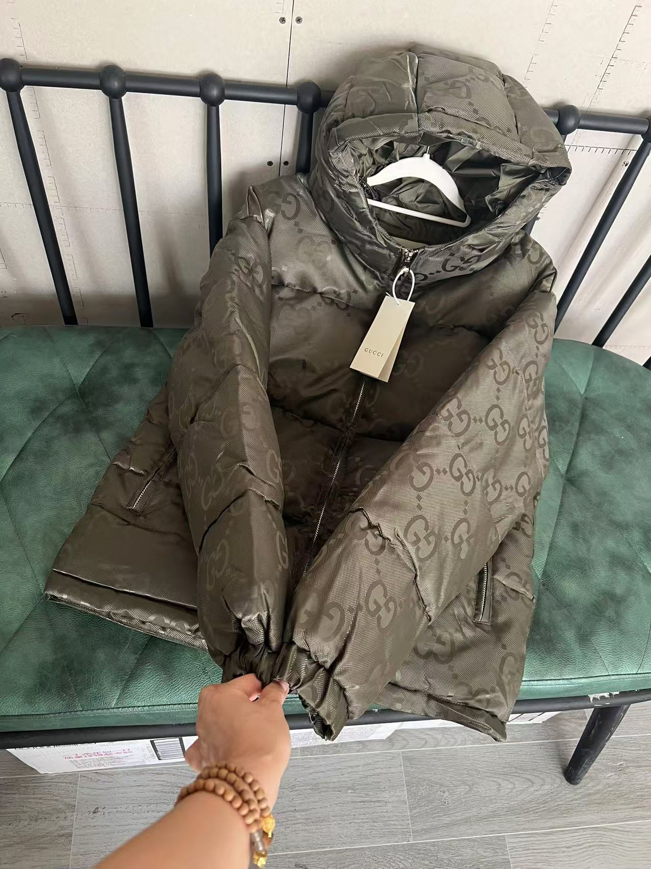 G羽绒服 茶色 G羽绒服 茶色