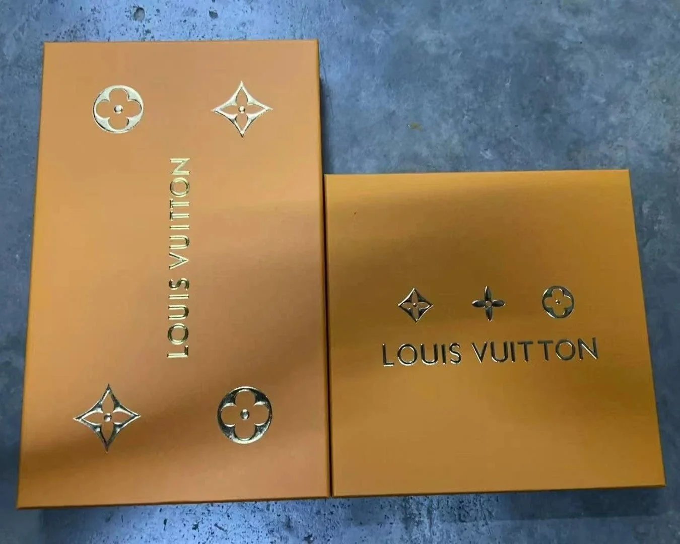 *长方形礼盒*(适用于两件套) *长方形礼盒*(适用于两件套)