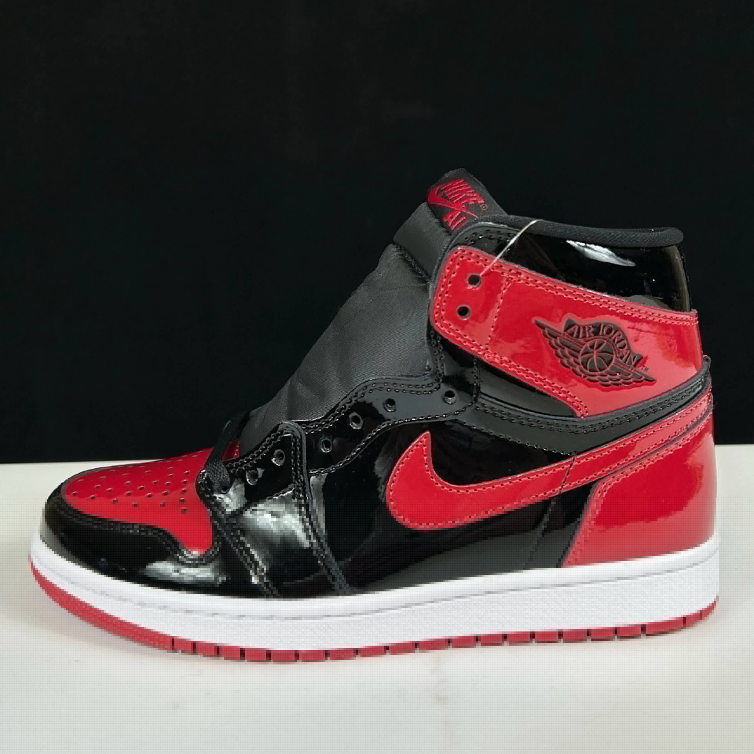 Aj1 黑红漆皮禁穿 555088-063 Aj1 黑红漆皮禁穿 555088-063