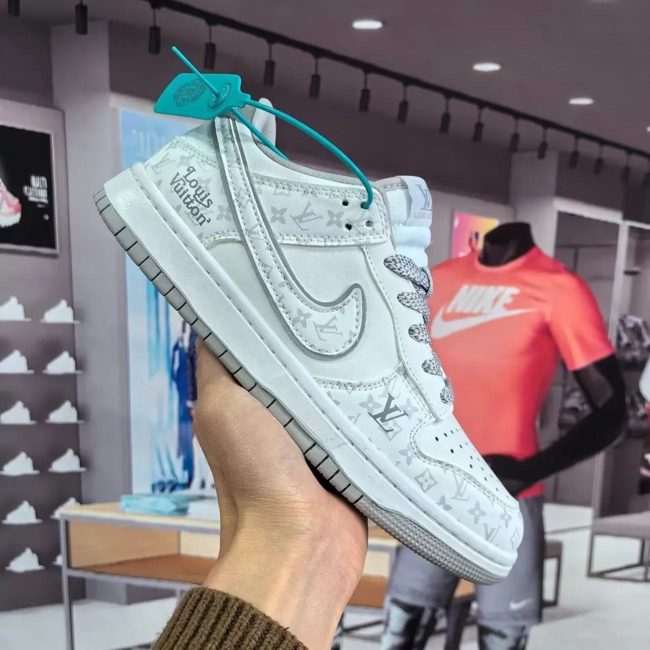 22 22