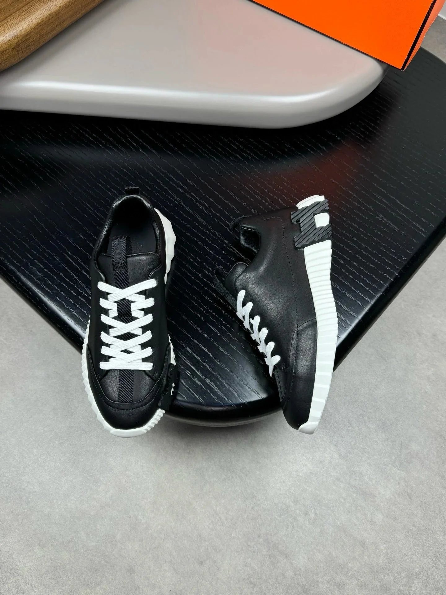 18 18