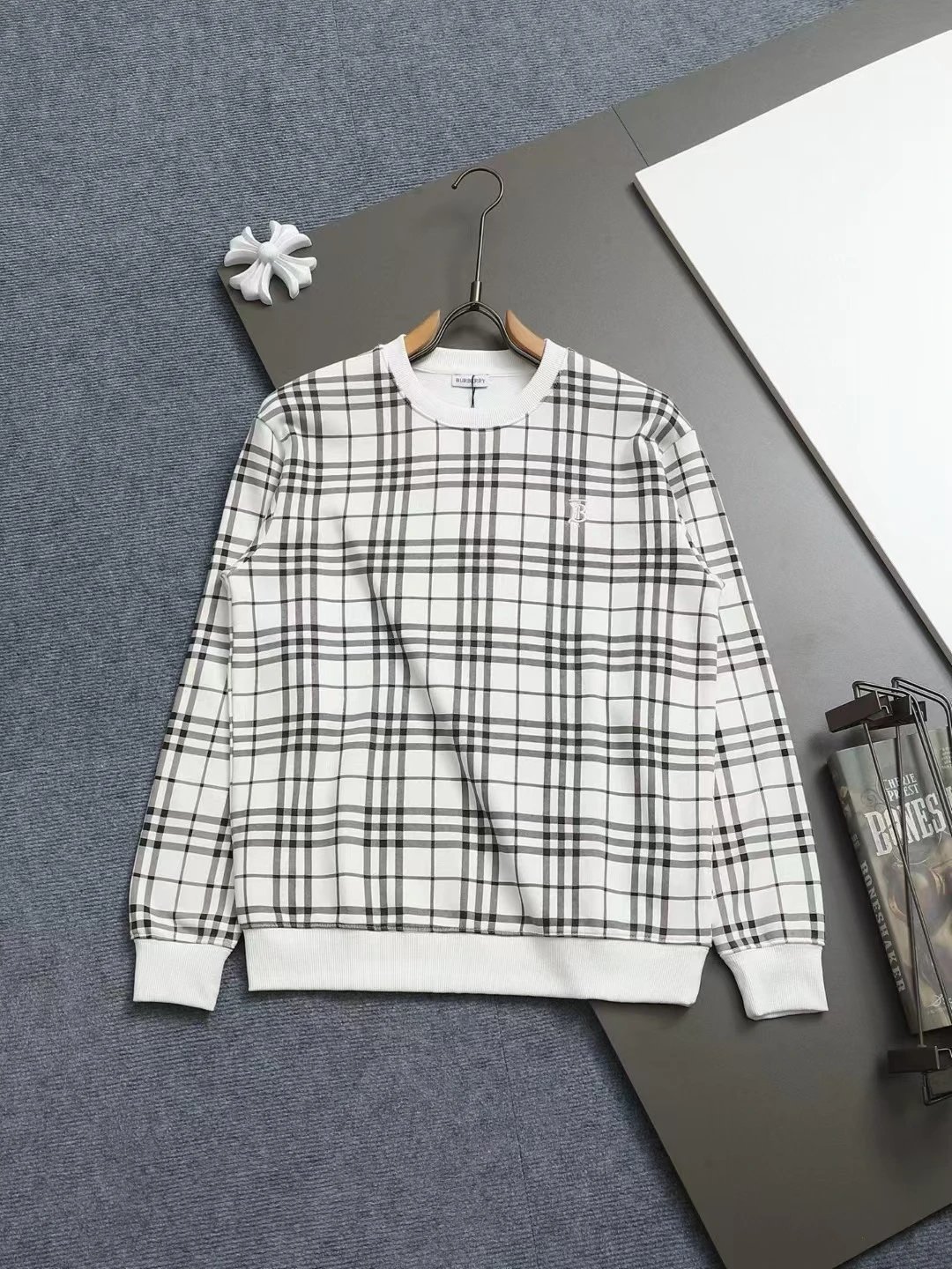 3 3
