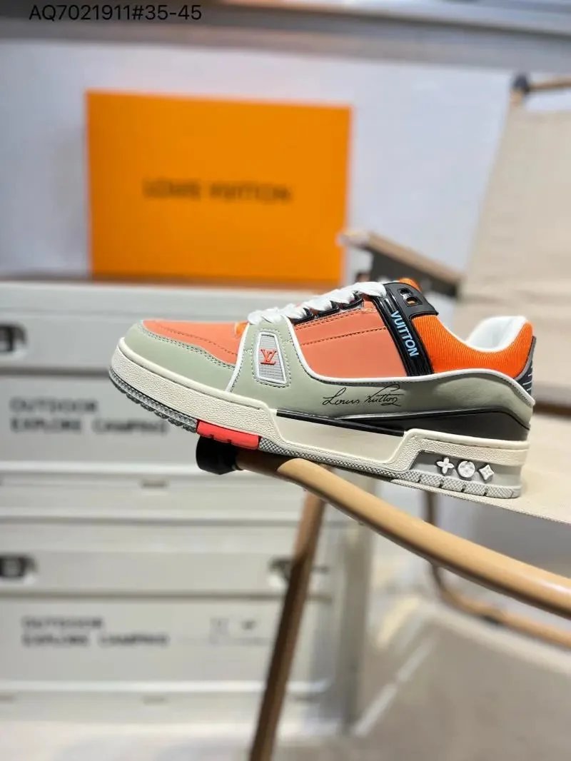 3 3