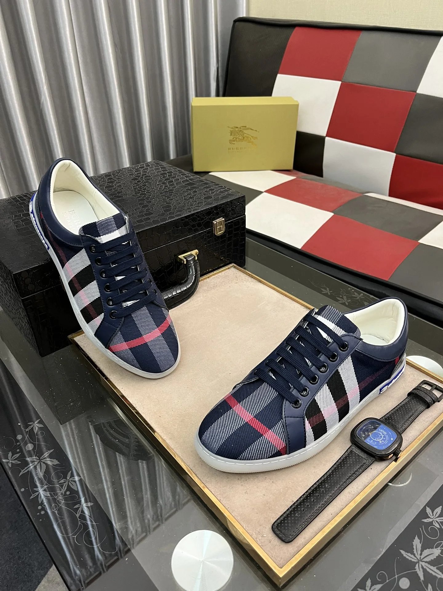 4 4