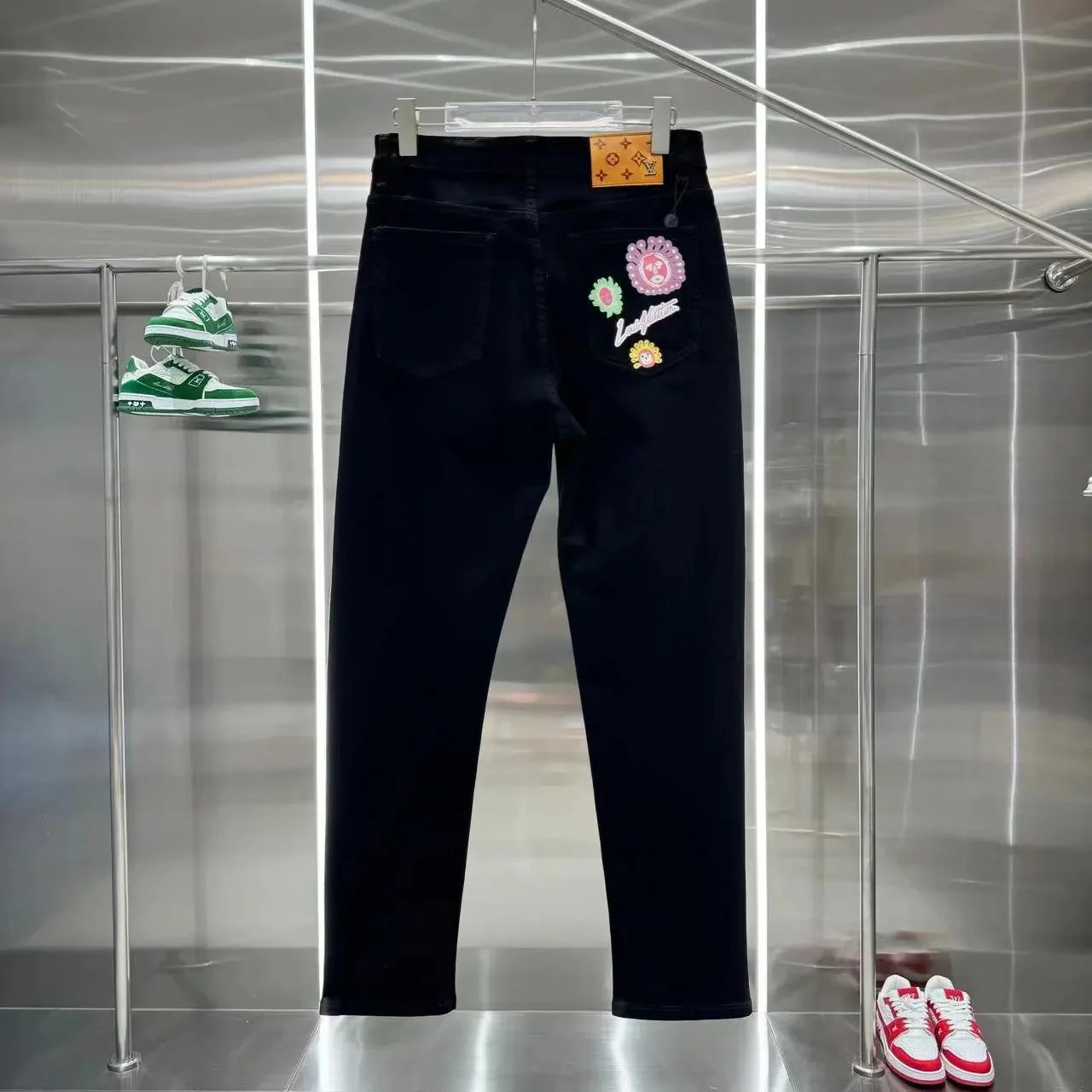 18 18