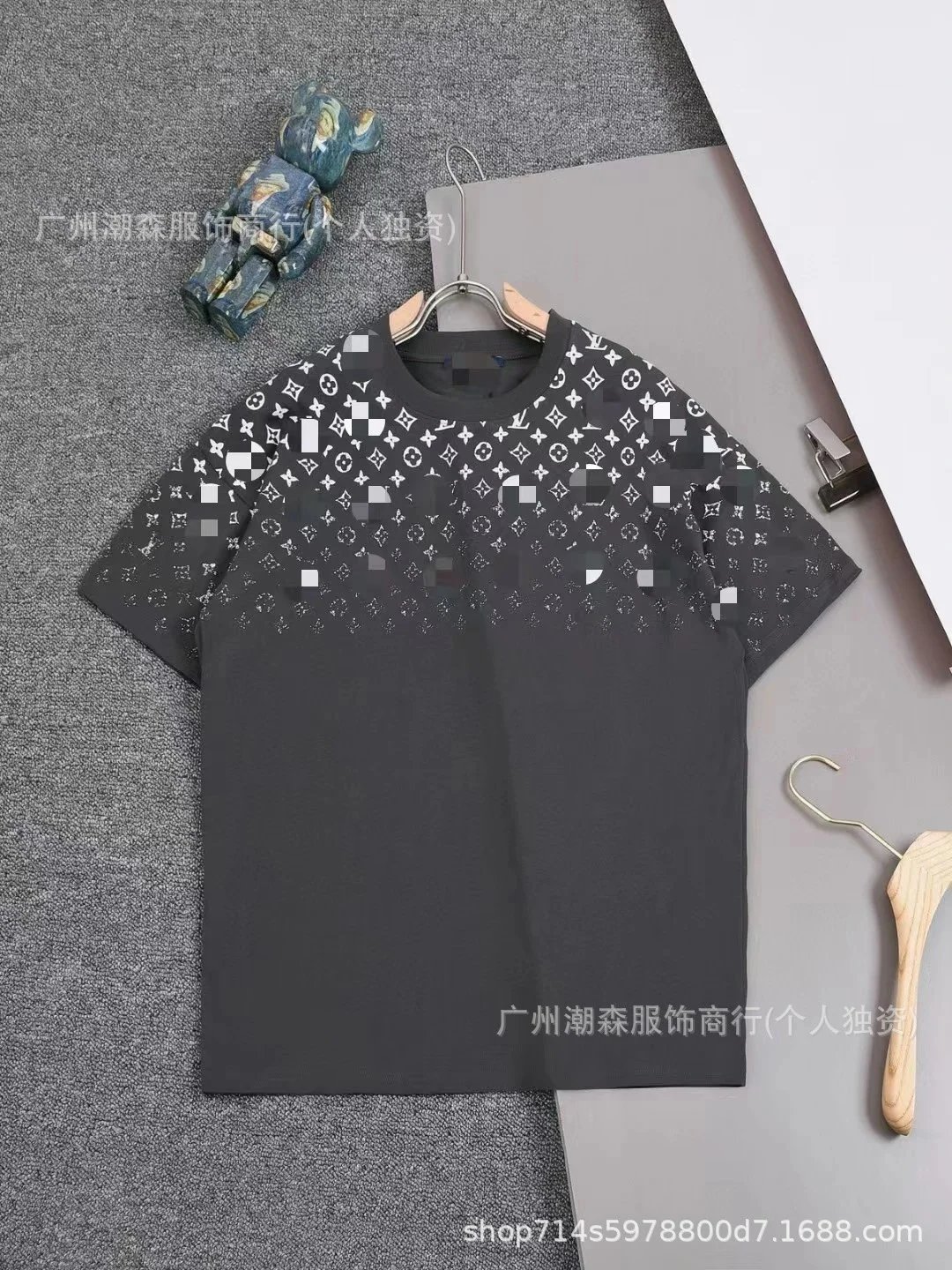 灰色 灰色