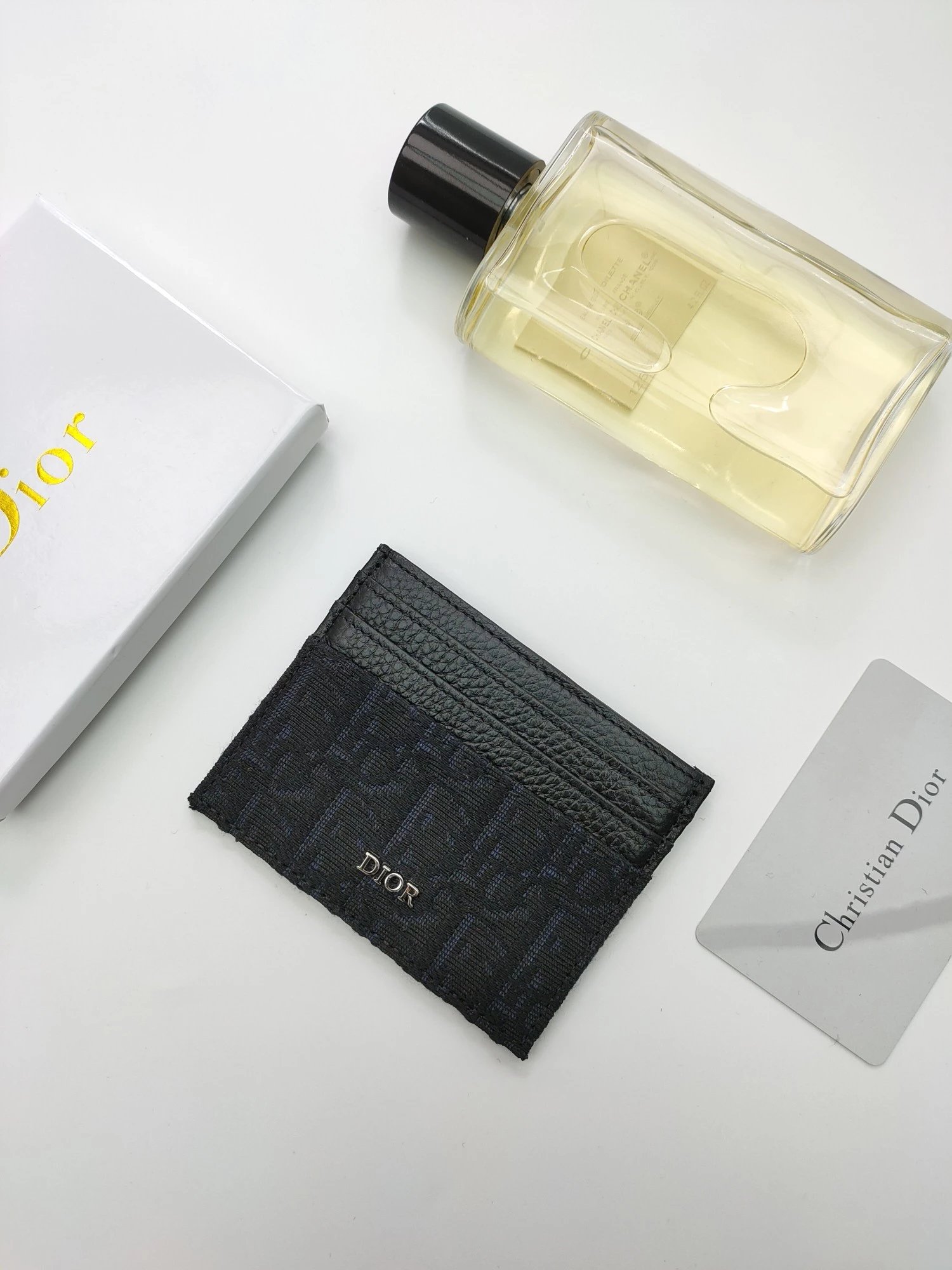 黑 黑
