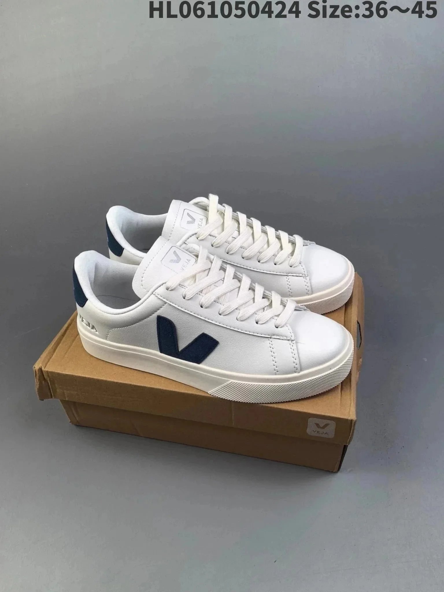 32 32