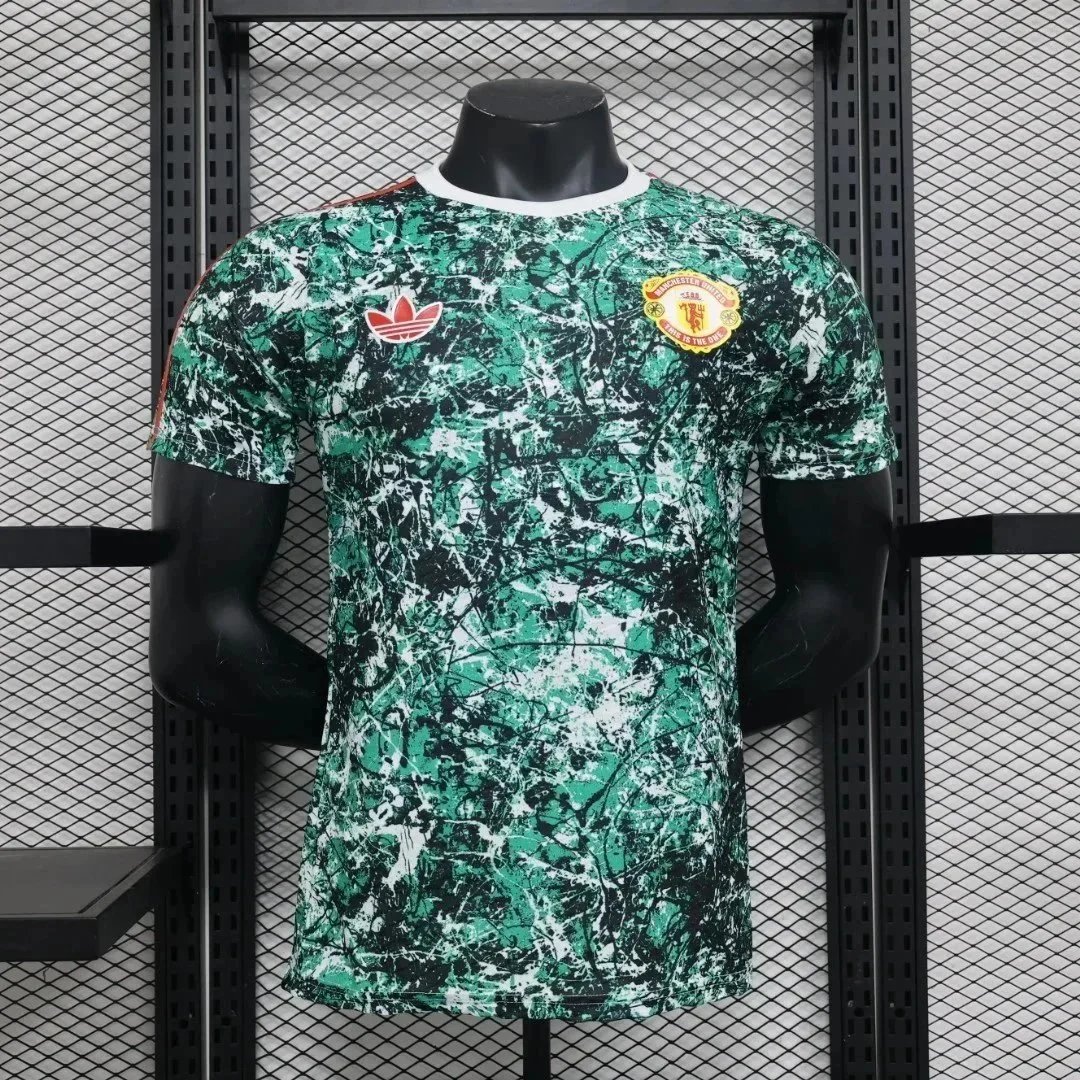 010934078 Manchester United co-branded green and gray 010934078 Manchester United co-branded green and gray