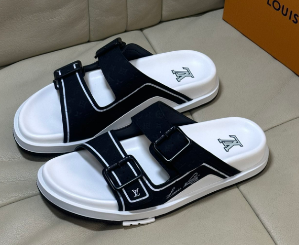 03 03